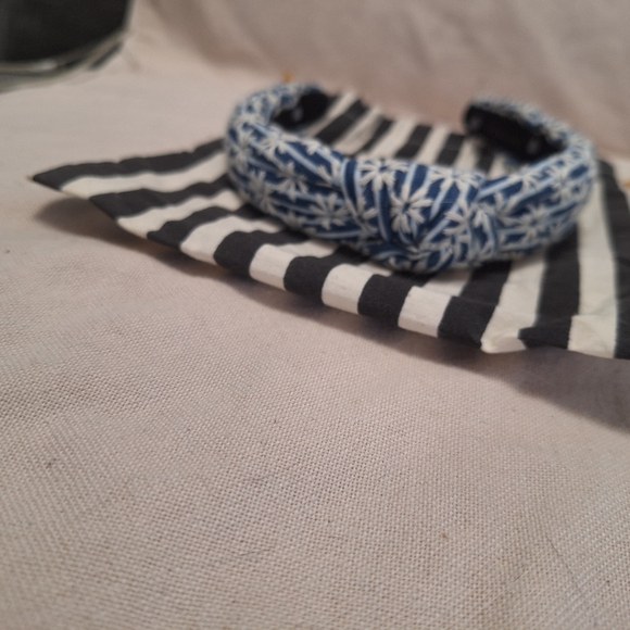 Lele Sadoughi Headband in Blue and White Floral - Picture 2 of 3